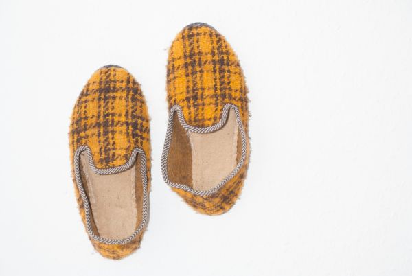 Chaussons fourrés: chaleur et confort pour vos pieds en hiver