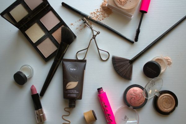 Comment choisir ses teintes de maquillage selon son type de peau ?