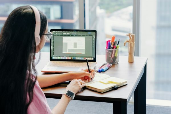 Meilleur mym : top 10 des créateurs qui font sensation !