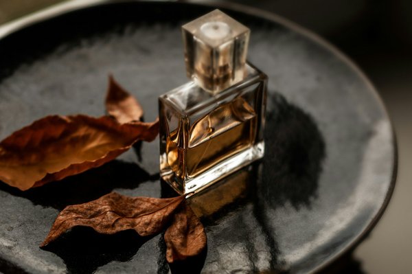 Huile de parfum : senteurs orientales et durables d'attari parfums